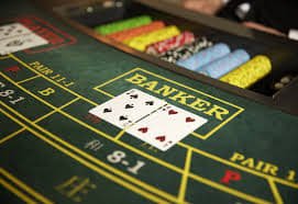 ledro hk app interface showing slot games and live casino